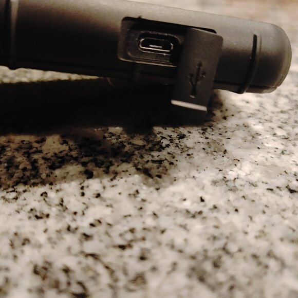 CAT B26 Dual Sim GSM Unlocked 2G phone - Picture 4 of 5